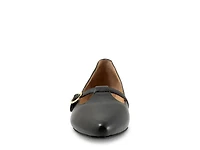 Evie Flat