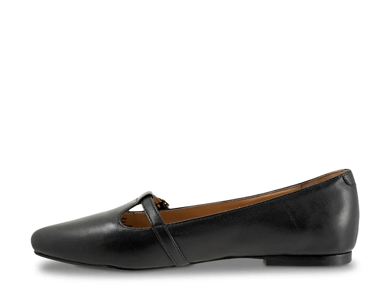 Evie Flat