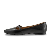 Evie Flat
