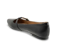Evie Flat