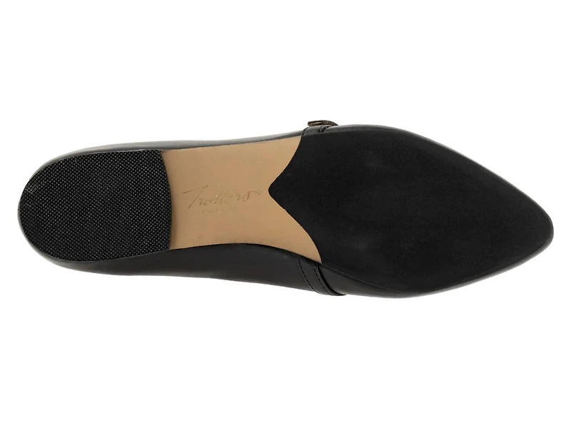 Evie Flat