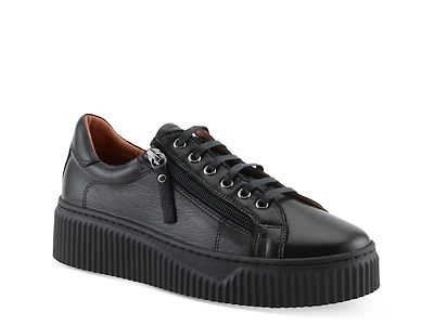 Vibe Sneaker