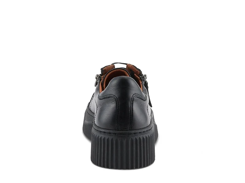 Vibe Sneaker