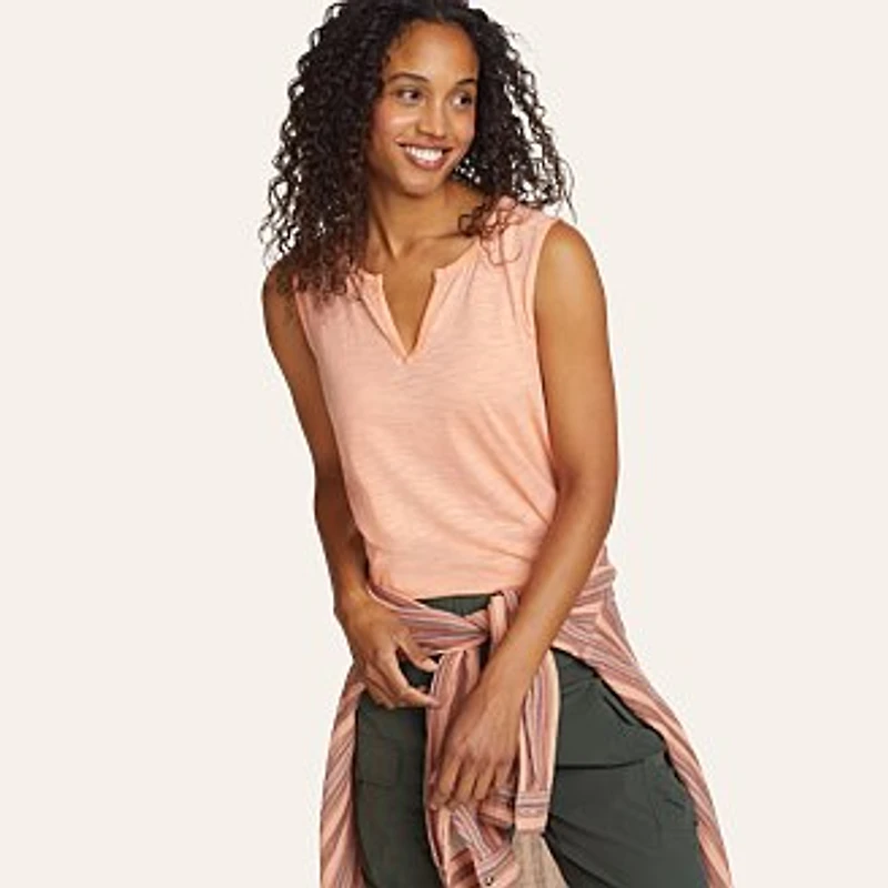 Women's Gate Check Sleeveless Split-Neck Tunic