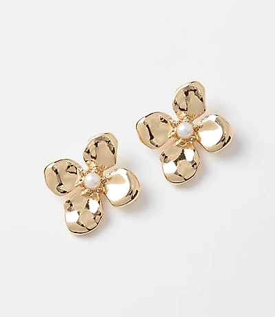 Pearlized Floral Stud Earrings