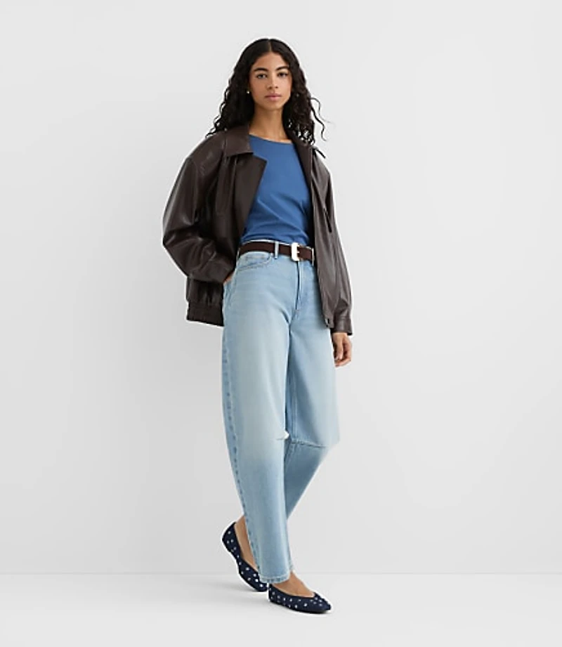 Rivete Short High Rise Barrel Jeans Light Wash