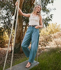 Rivete High Rise Barrel Jeans Light Wash