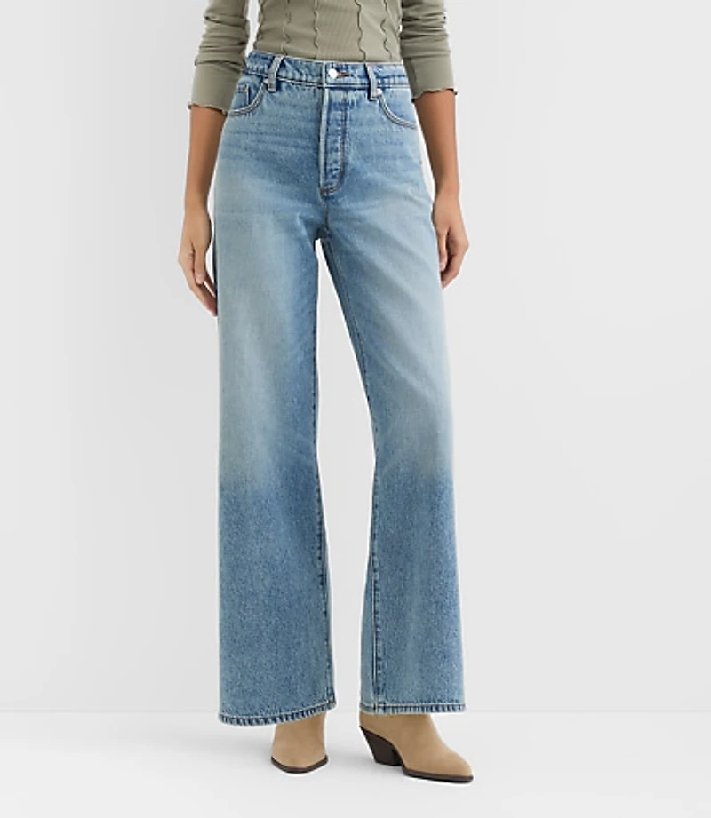 Rivete Curvy High Rise Wide Leg Jeans Light Wash