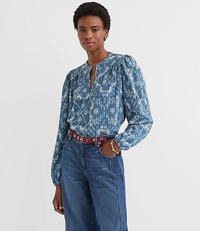 Petite Floral Crinkle Knit Split Neck Blouse