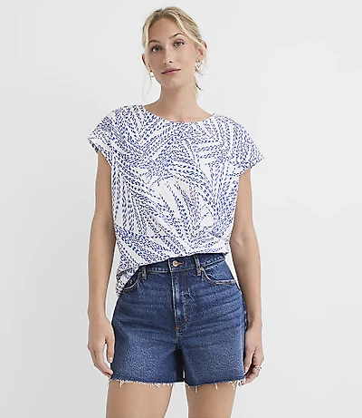 Leafed Modern Wedge Tee