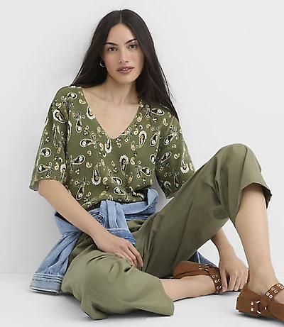 Bandana Print Relaxed V-Neck Sweater Tee