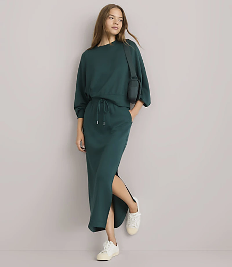 Lou & Grey Lightweight Scubasoft Midi Pocket Skirt