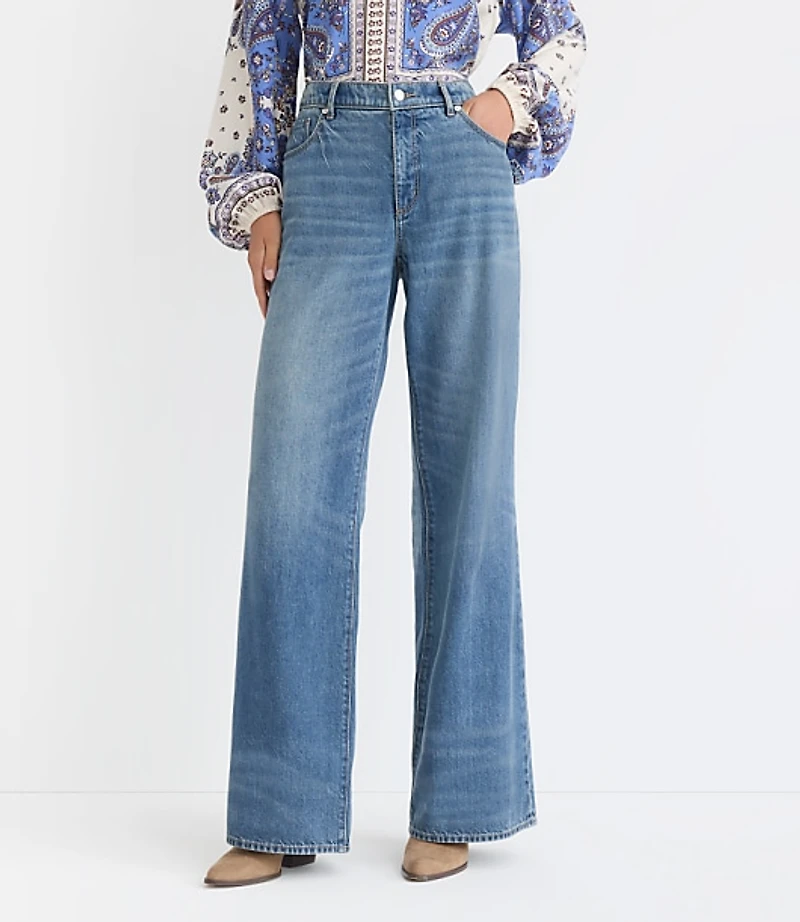 Mid Rise Wide Leg Jeans in Classic Mid Wash