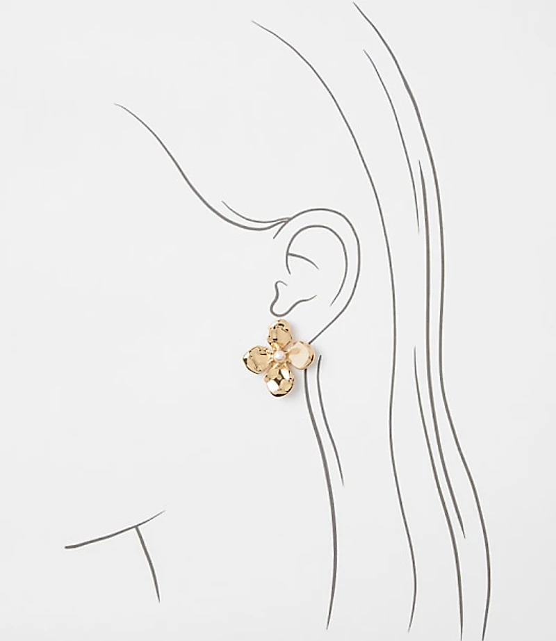 Pearlized Floral Stud Earrings