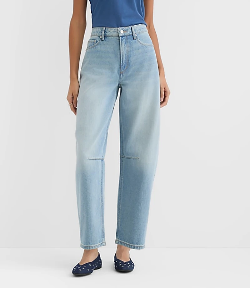 Rivete Short High Rise Barrel Jeans Light Wash