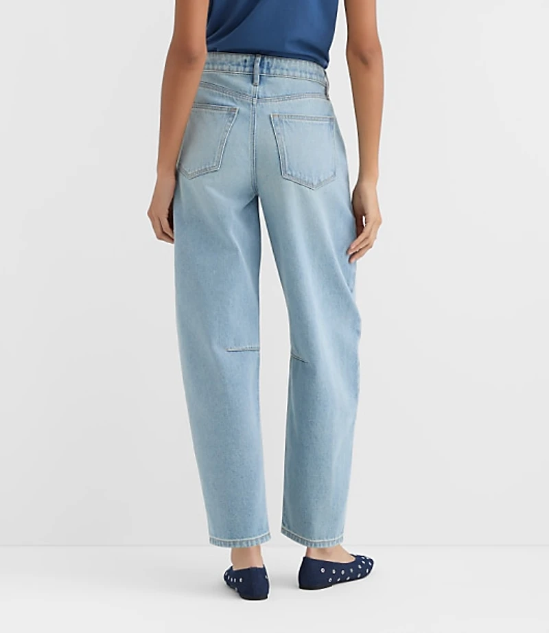 Rivete Short High Rise Barrel Jeans Light Wash