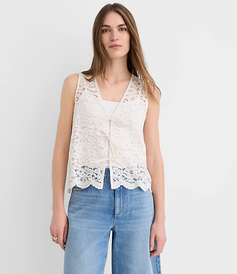 Petite Scalloped Floral Lace Bow Vest