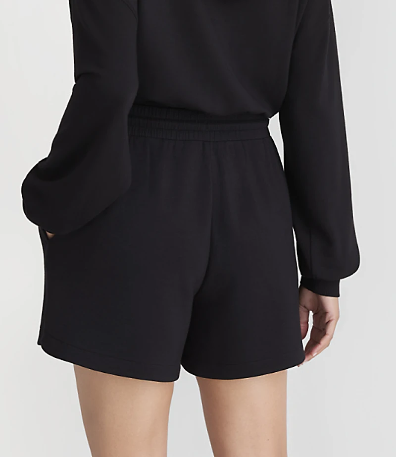 Lou & Grey Lightweight Scubasoft Rounded Hem Shorts