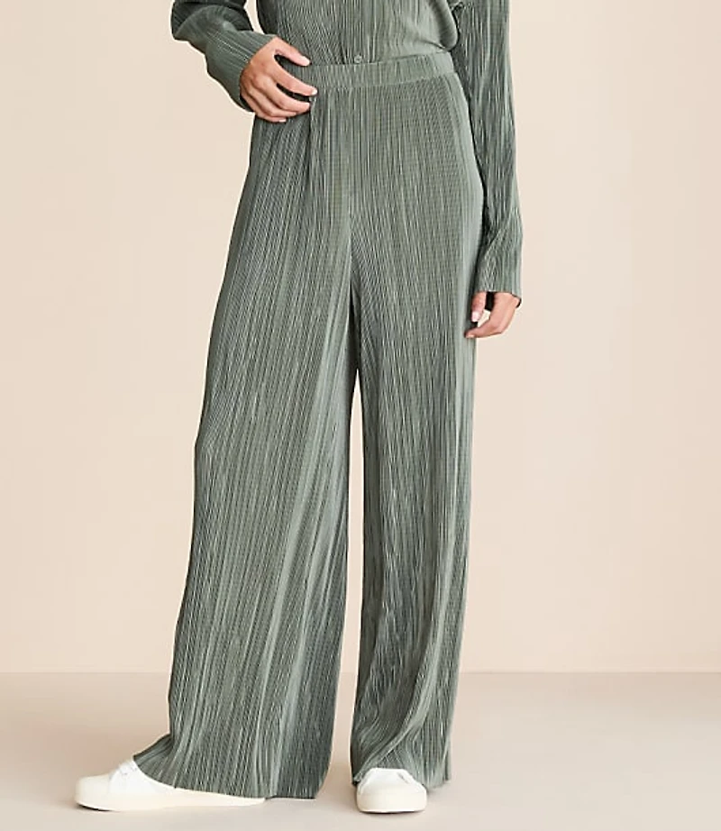 Lou & Grey Pleated Wide Leg Pants