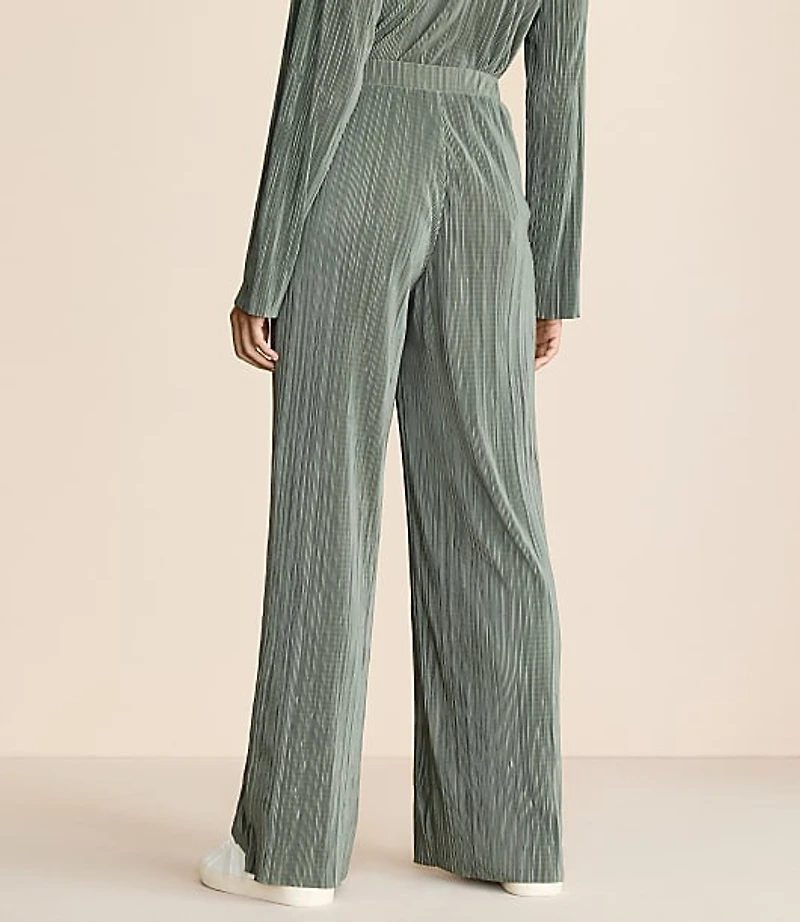 Lou & Grey Pleated Wide Leg Pants