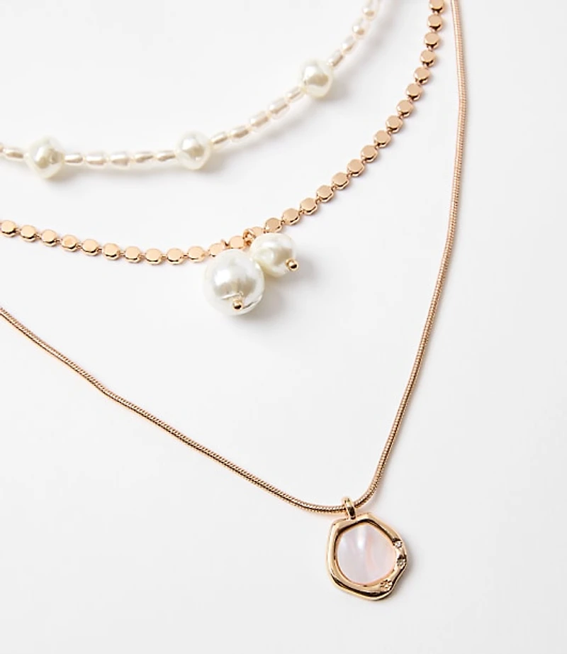 Pearlized Layered Pendant Necklace Set