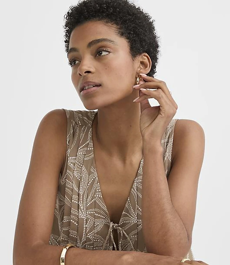 Leafed Pleated Tie V-Neck Shell