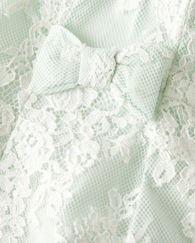 Robe en dentelle pour fille