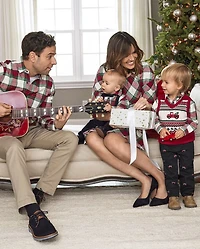 Chemises à carreaux assorties pour hommes et femmes - Chalet de Noël