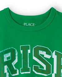 T-shirt graphique Family Shamrock assorti pour garçon