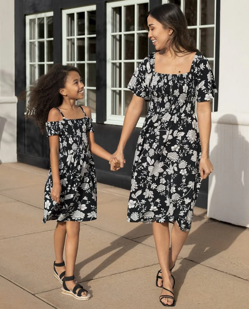 Womens Mommy And Me Floral Smocked Dress