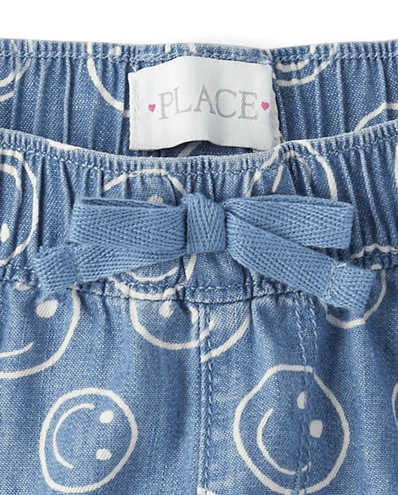 Short en chambray à enfiler pour filles avec visage souriant
