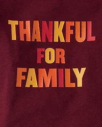T-shirt graphique assorti pour tout-petits « Famille reconnaissante »