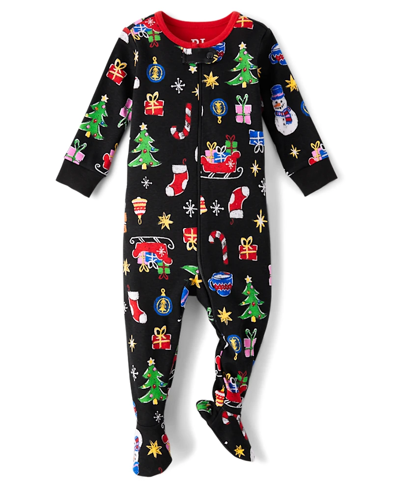 Pyjama une pièce en coton, coupe ajustée, avec pieds, assorti pour bébé et tout-petit, idéal les fêtes de famille.