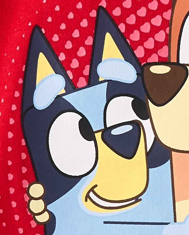 T-shirt graphique Bluey™ pour bébés et petites filles, motif câlins bisous, spécial Saint-Valentin