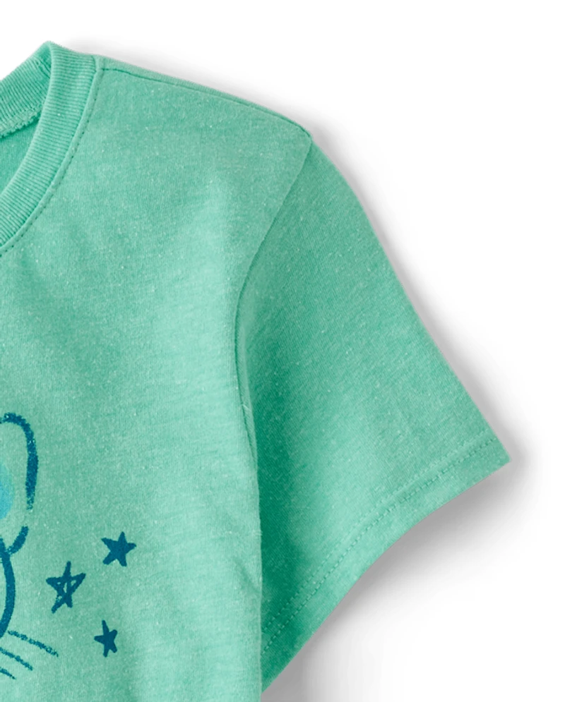 T-shirt graphique pour filles avec un chat qui boit
