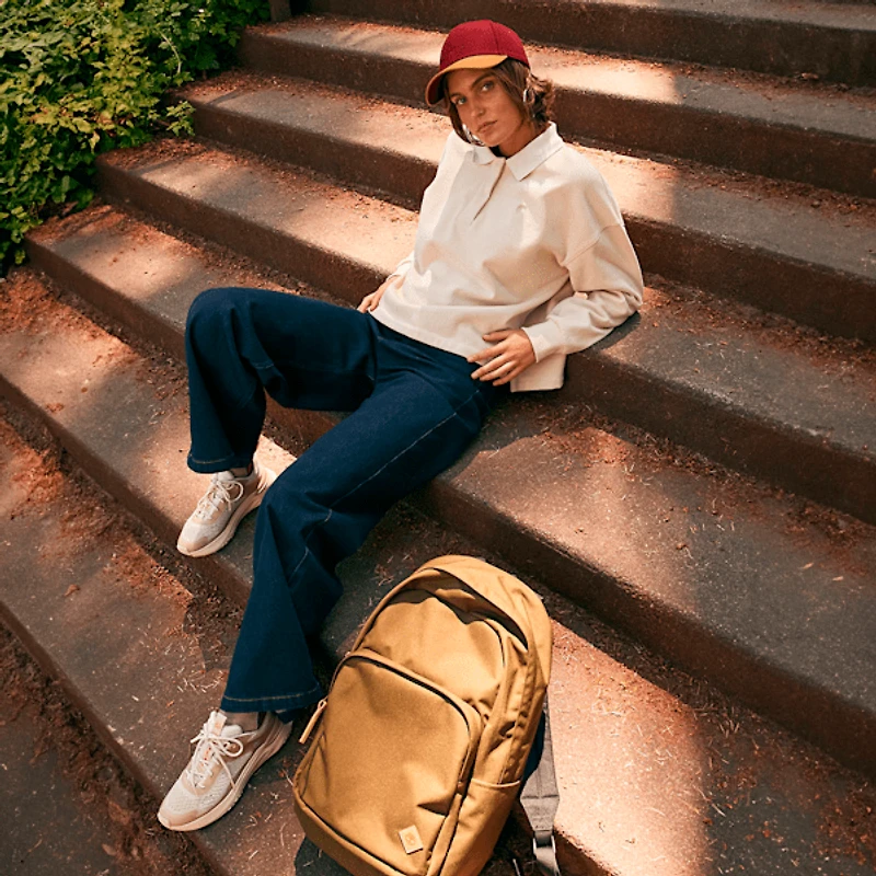 Women's Motion Access Low Lace-Up Sneaker