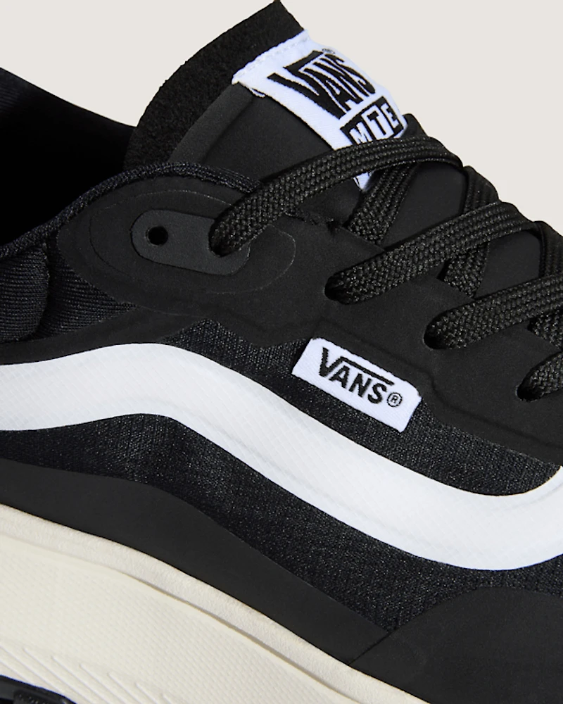 Crosspath Shoe