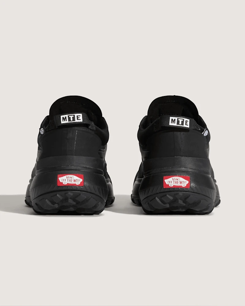 Crosspath Shoe
