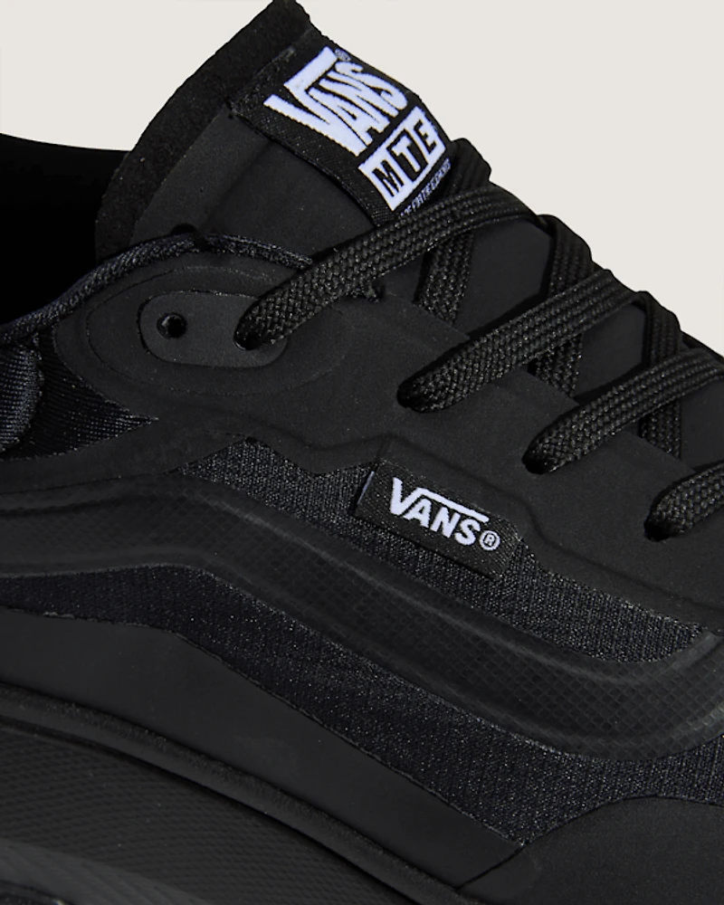 Crosspath Shoe