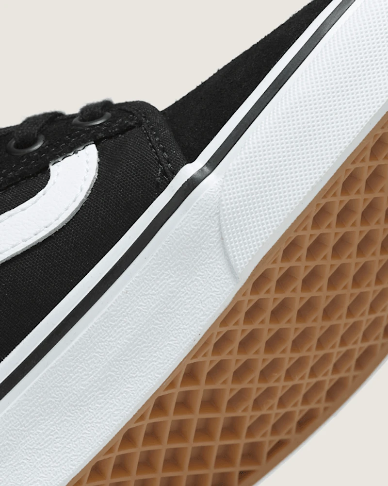 Skate Chukka Low Sidestripe Shoe