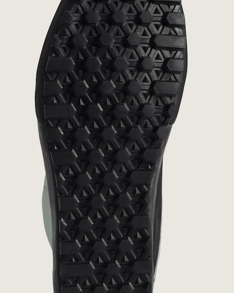 Standard Mid Waterproof Boot