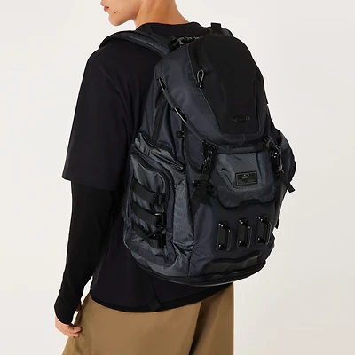 Oakley Men's Kitchen Sink