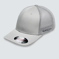 Oakley Men's Golf Cresting Trucker Size: S/m