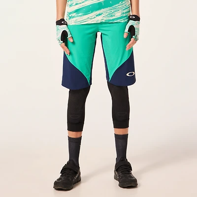 Oakley Women's W. Seeker Airline Short Size:
