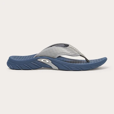 Oakley Men's Operative Flip Flop Size: