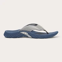 Oakley Men's Operative Flip Flop Size: