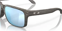 OO9102 Holbrook™ Woodgrain Collection
