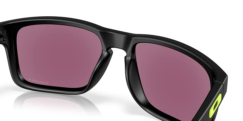 OO9102 Holbrook™ Court Collection