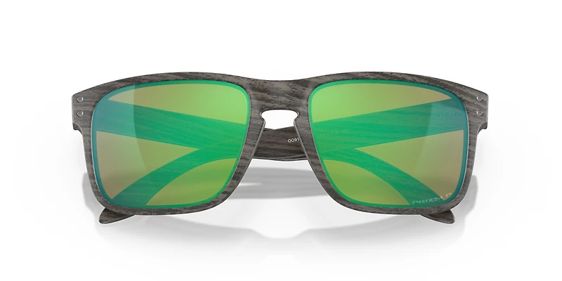 Holbrook™ Woodgrain Collection