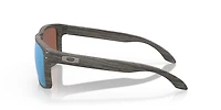 Holbrook™ Woodgrain Collection